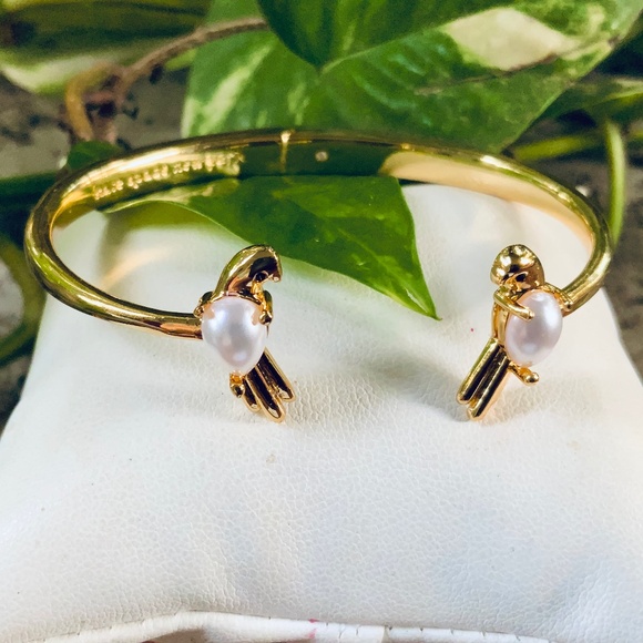 Kate Spade Gold Pearl LOVE BIRD Bracelet⭐️NEW W/TAG Hinge Spring Scene Bird CUFF - Picture 3 of 14